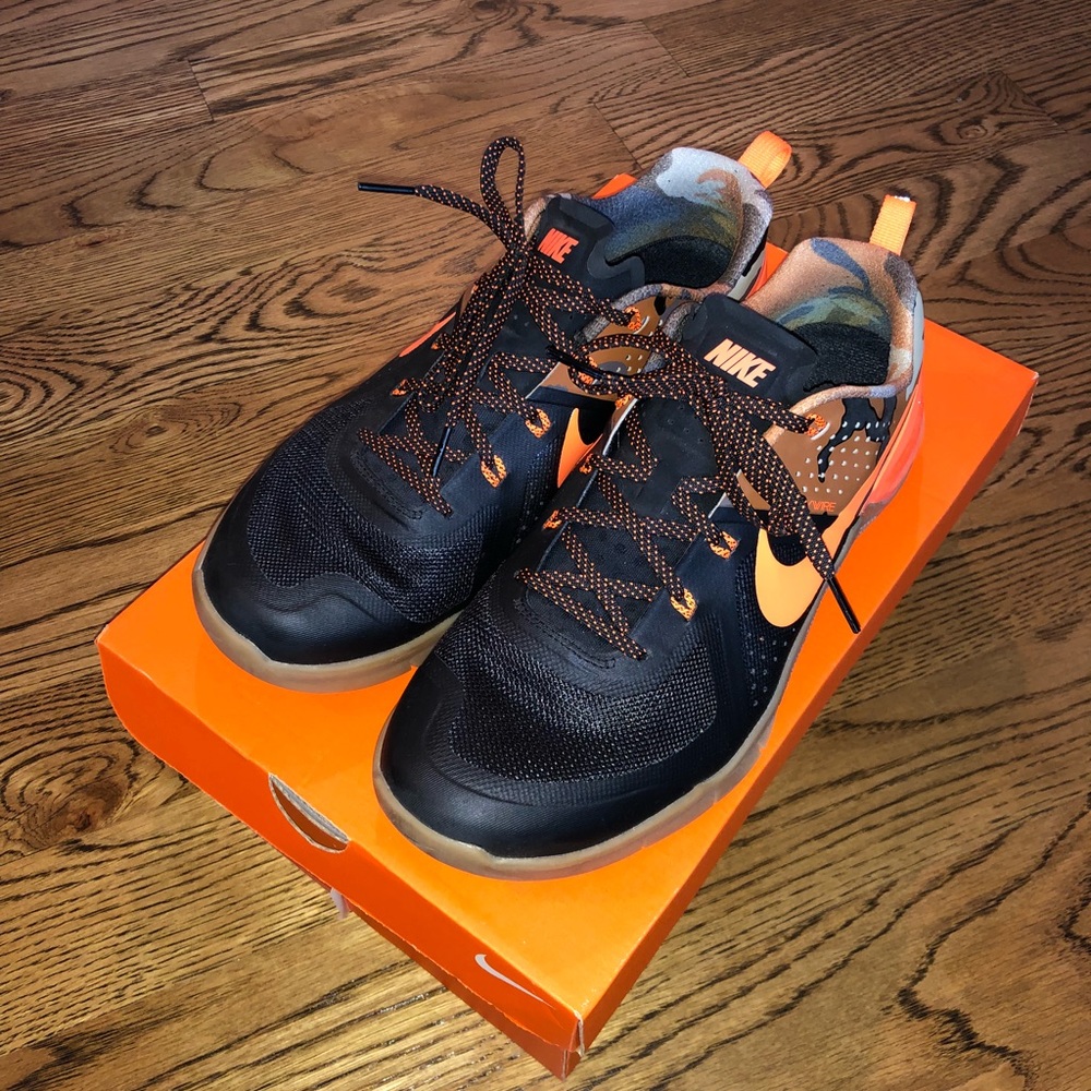 Nike Metcon 1 AMP Cross Trainers